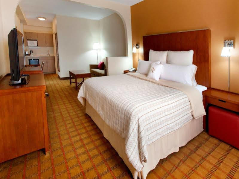 Four Points By Sheraton Charlotte/Pineville Exterior photo